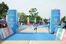 锦标赛（MTT）策略：如何在泡沫期（Bubble）疯狂收割？（MTT锦标赛泡沫期策略：如何高效收割筹码？）