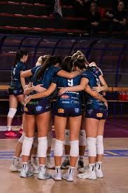 里程碑，海港中场徐新已为中国俱乐部出战200场比赛